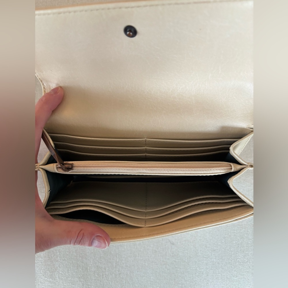 Matt & Nat vegan leather cream wallet - Picture 9 of 11